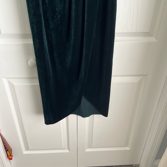 Lulu's Off the Shoulder Green Velvet Dress - Picture 5 of 9